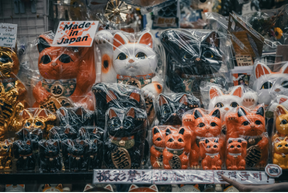 Coleção de estatuetas Maneki-Neko